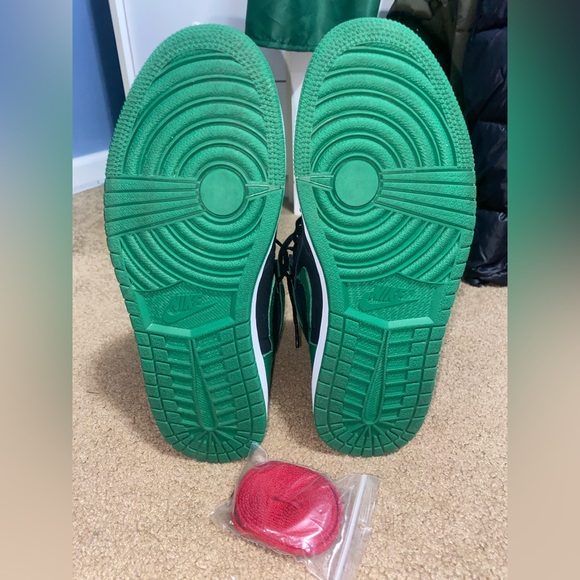Pine green Jordan 1's size 9.5 men - Picture 5 of 6